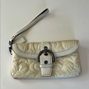 Vintage Coach Cream Quilted Wristlet Clutch